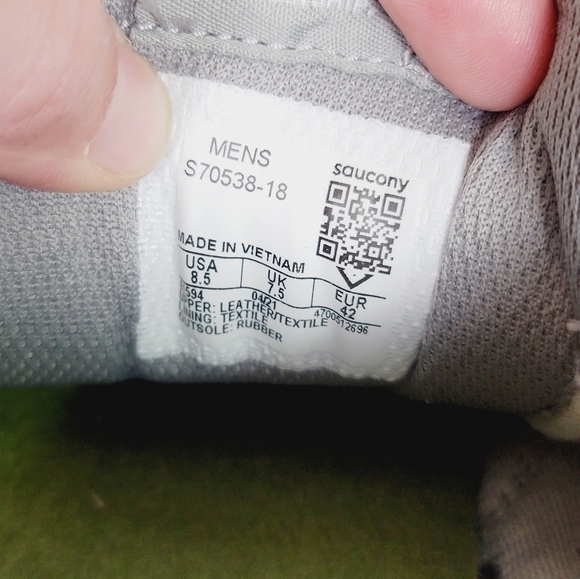 Saucony Hornet Sneaker in Black & Gray, sz 8.5 - Picture 10 of 11